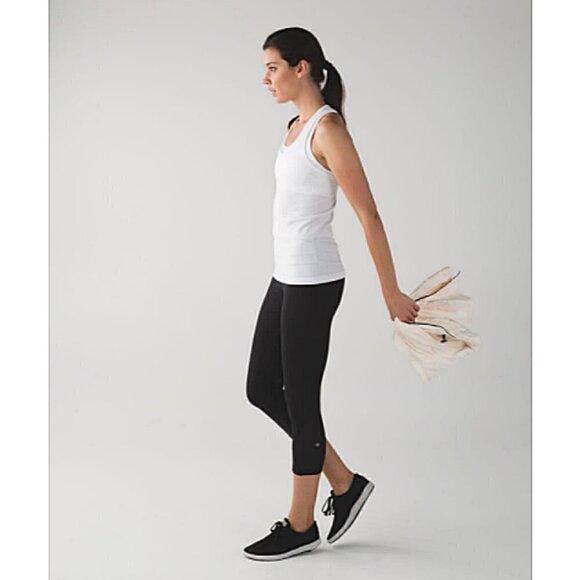 Lululemon Run Swiftly Racerback Tank White 6 NWOT - Picture 6 of 11